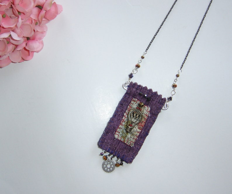 Light bulb neckalce amulet boho necklace nerd tech bohemian bogo gear steampunk gift for her women large necklace girl casual colorful fun bild 3