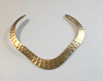 Vintage Hammered Brass Torque Collar Necklace – Statement Jewelry