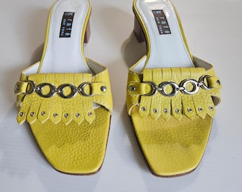Sandalias vintage Rafē New York de cuero amarillo con tacón de bloque y punta cuadrada, talla 5.5 (35.5).