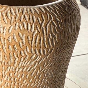 Incisa - Hand Carved Ceramic Vase – Textured Pottery Vessel – Earth Tone Clay Vase – Artisan Sculptural Decor – Tall Handmade Vase