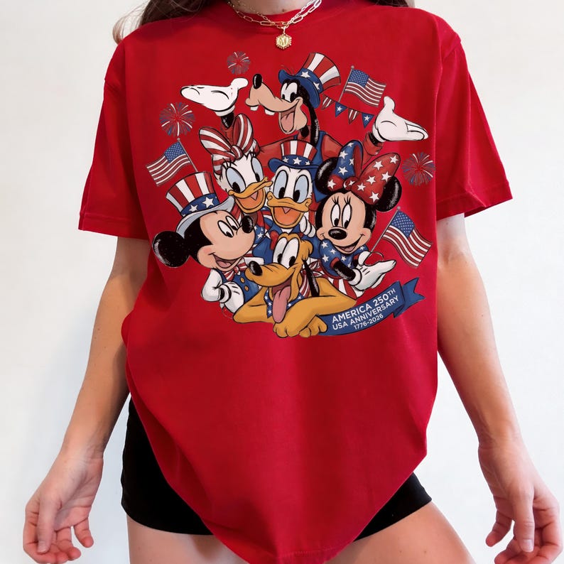 Mickey and Friends 4th July 2026 Shirt, Disney Independence Day Tee, Disneyland Family, Walt Disney World T-shirt bild 4