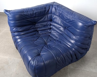 Sofá esquinero Togo de Ligne Roset en piel azul – Sofá modular de diseño Michel Ducaroy