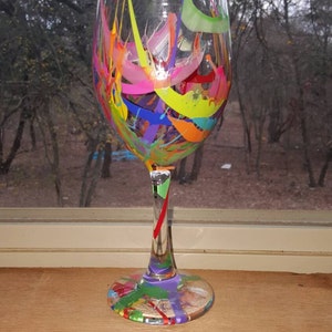 Large splatter paint wine glass