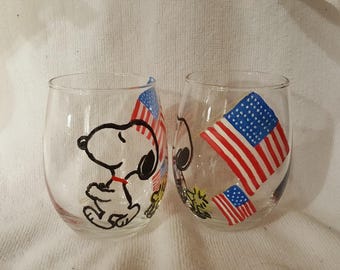 Hand etched and painted Snoopy & Woodstock stemless glass set