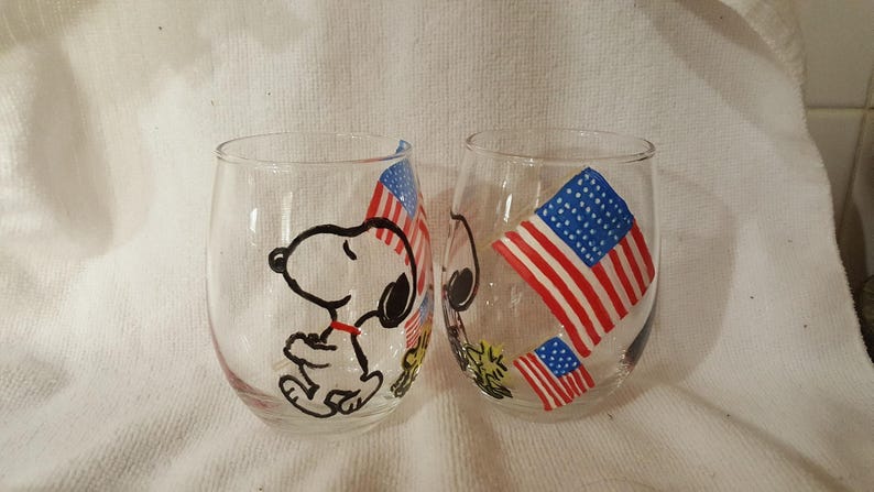 Hand etched and painted Snoopy & Woodstock stemless glass set image 1