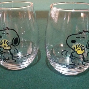 Hand etched and painted Snoopy & Woodstock stemless glass set image 7