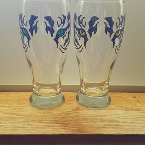Set of 2 Hand etched tiger eyes pilsner glasses