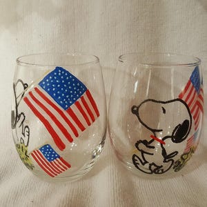 Hand etched and painted Snoopy & Woodstock stemless glass set image 2