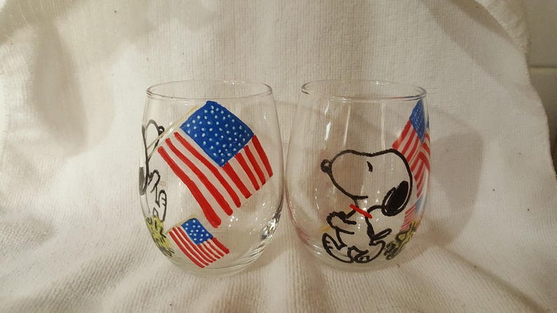 Hand etched and painted Snoopy & Woodstock stemless glass set image 2