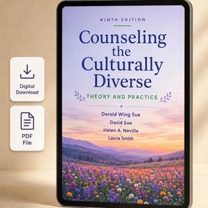Op de afbeelding: Een tablet met de cover van het boek Counseling the Culturally Diverse: Theory and Practice, negende editie, door Derald Wing Sue, David Sue, Helen A. Neville en Laura Smith, met een landschap van wilde bloemen bij zonsondergang.