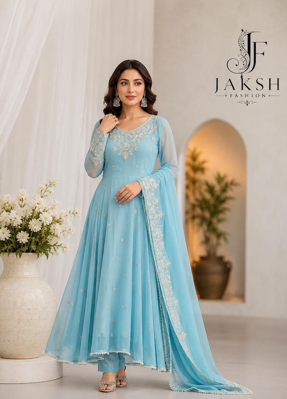 baby blue anarkali dress Light Suit with Dupatta – Party Wear Pakistani Salwar Kameez Size:Medium Dupatta adorned with sequins Country wedding dress Rumored Backless Long Sleeve