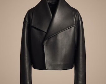 Veste en cuir noire architecturale Manteau court en cuir Avant-gardiste Vêtements d'extérieur mode minimaliste