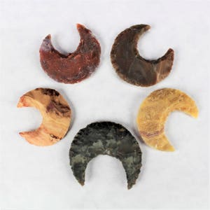 1.5" to 2" MOON shaped Agate Arrowheads Stone Knapped Arrowhead Spear Point Reproductions