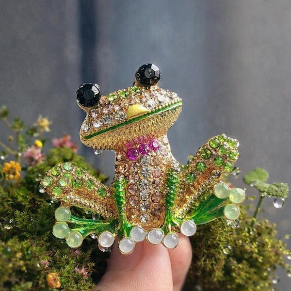 Frog Brooch, Green Crystal Frog Pin, Gold Animal Brooch, Cute Statement Jewelry, Unique Gift for Her, Vintage Style Lapel Pin