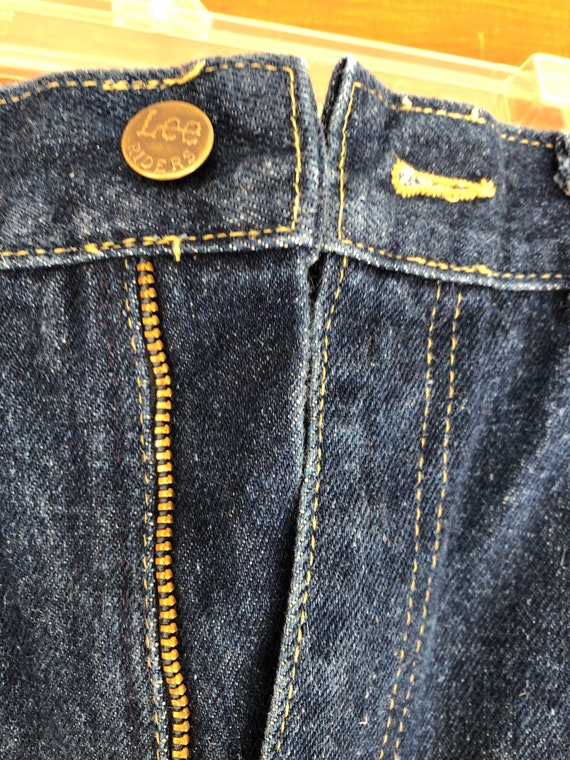 Dark wash ladies vintage Lee jeans.  High waist 3… - image 1