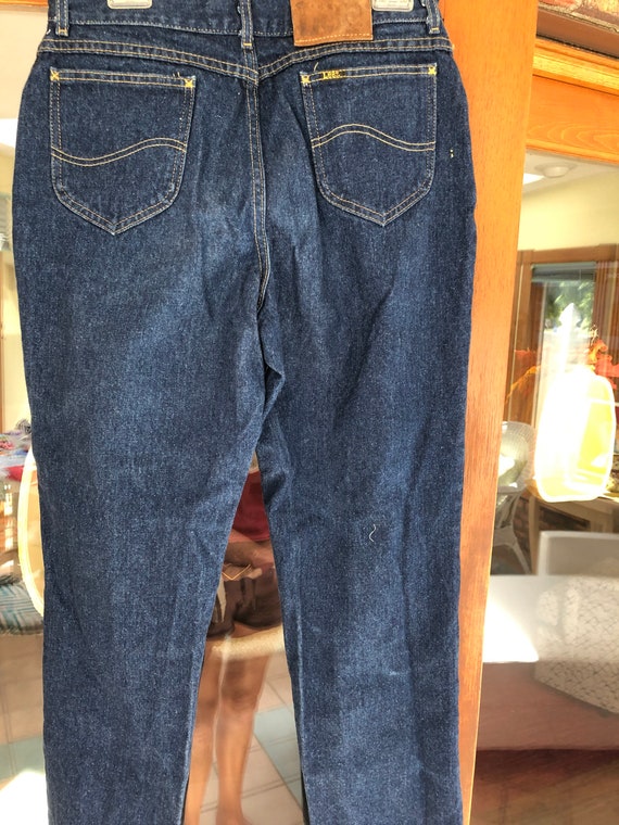Dark wash ladies vintage Lee jeans.  High waist 3… - image 3