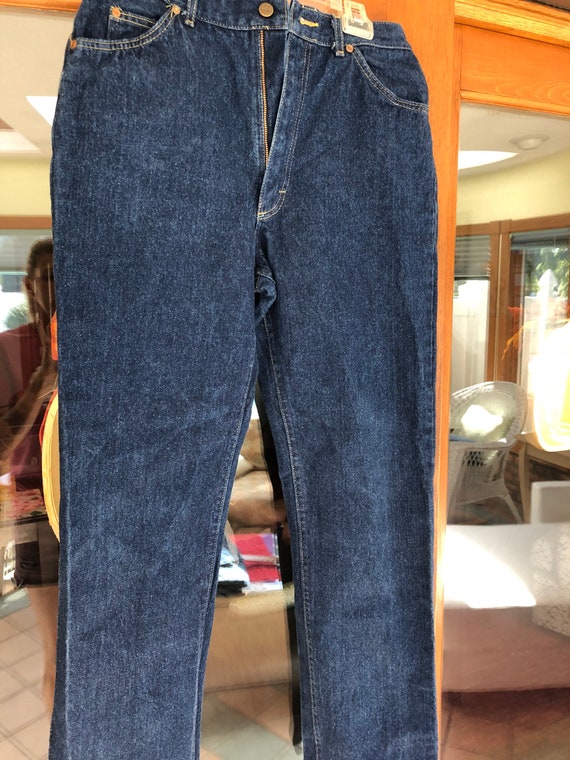 Dark wash ladies vintage Lee jeans.  High waist 3… - image 6