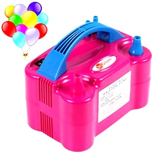 Peut inclure: Une pompe à ballons électrique rose avec une poignée et des buses bleues. La pompe porte l'inscription "onGlam" et "ELECTRIC BALLOON PUMP". Un groupe de ballons colorés est dans le coin supérieur gauche.