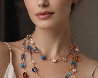 Mehrreihige Halskette mit Kristallen und Flussperlen, lange gehäkelte Halskette aus Roségold, handgefertigter Damenschmuck, einzigartige elegante Halskette