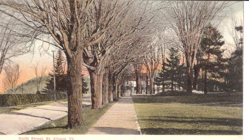 VT0044 no Vintage Postcard....Vermont St Albans Smith Street....Used..