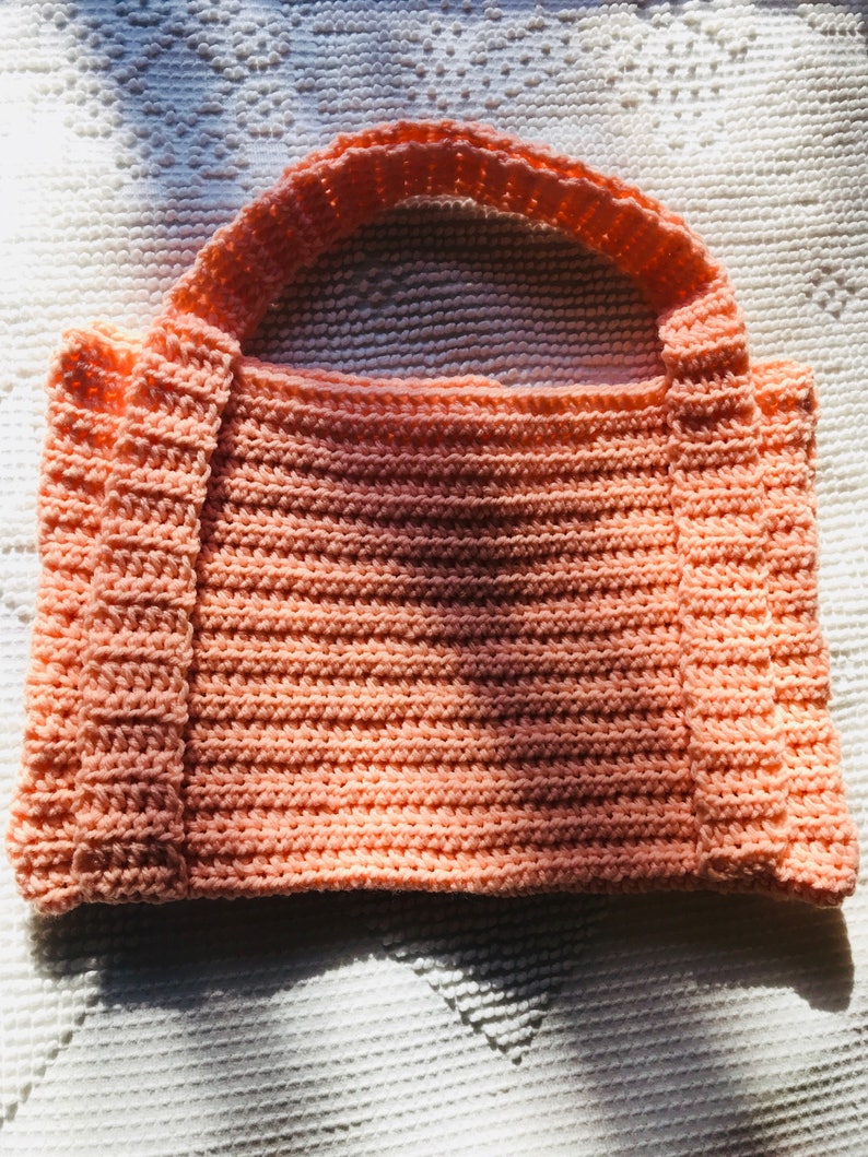 Medium Purse in a Salmon Pink Coral Color image 1