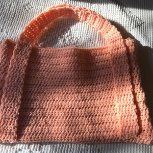 Medium Purse in a Salmon Pink Coral Color image 3