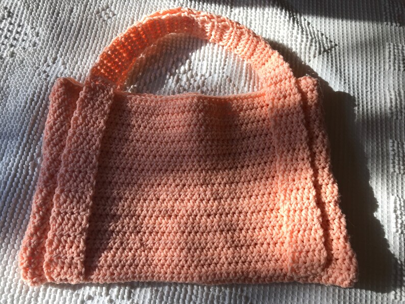 Medium Purse in a Salmon Pink Coral Color image 3