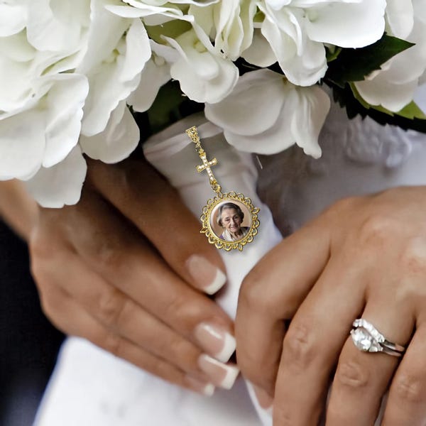 Ramo de novia con cruz de diamantes de imitación