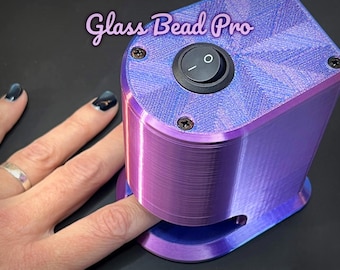 Glass Bead Pro: la herramienta giratoria magnética motorizada para un fácil y sencillo trabajo con esmalte de uñas magnético, con una sola mano y a pilas.