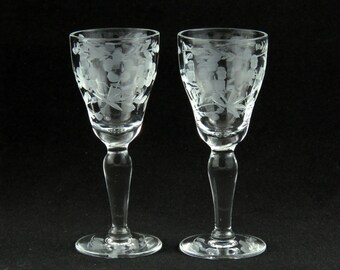 Cordial / Liqueur Glasses - Cut Floral Pattern & Decorated Foot - Vintage 1940s 1950s Barware