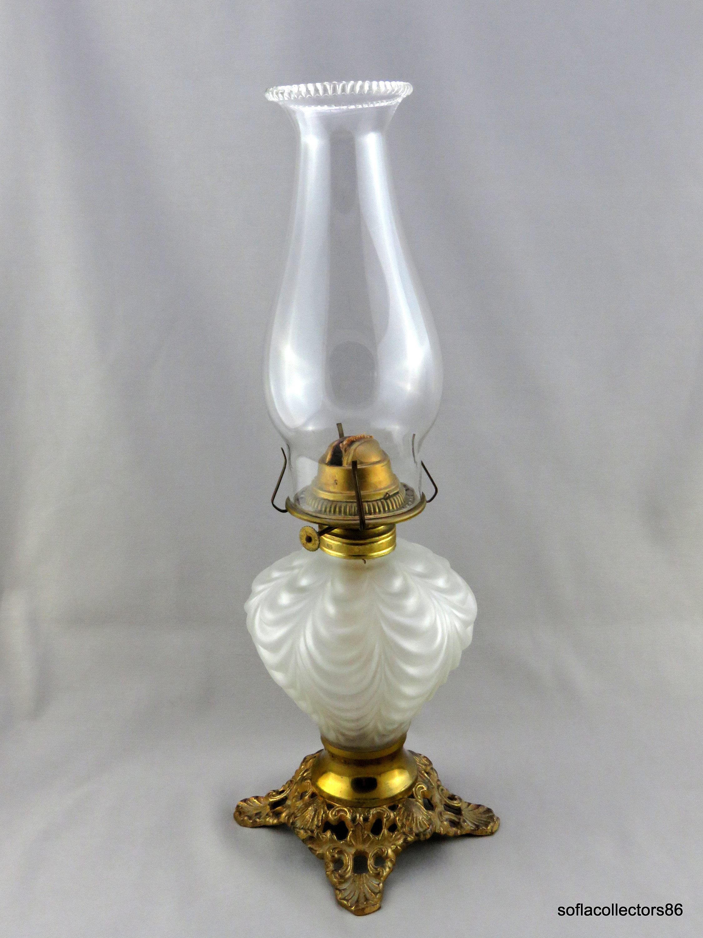 VINTAGE MASSIVE SEWING LAMP GLASS KEROSENE GLOWS TRAILING IVY FROSTED BIG  BULGE