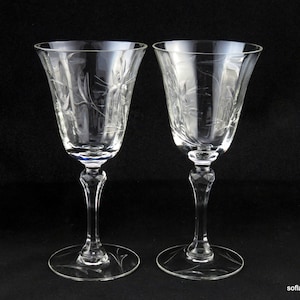 Heisey 5057 Peachtree Pattern Optic Water or Wine Glasses/Goblets (pair)