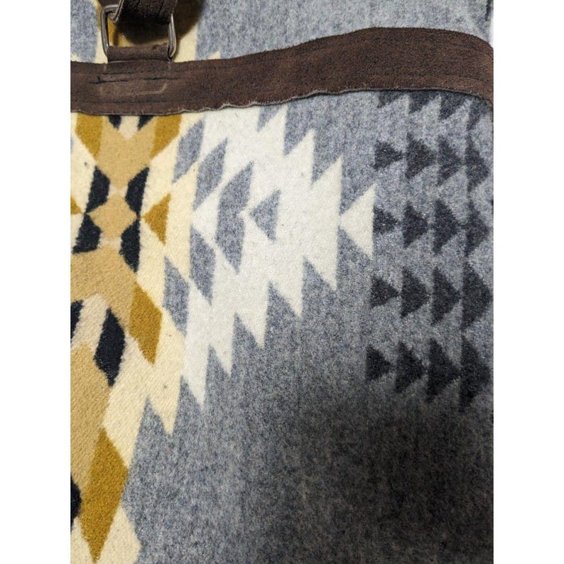 Bolso bandolera Mercy Grey hecho a mano, de lana Pendleton y cuero de Oregón, estilo suroeste. imagen 16