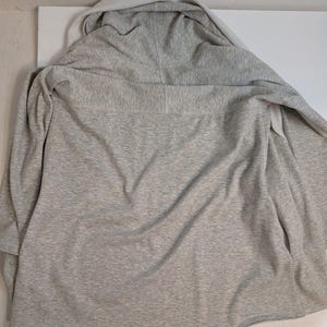 Cardigan gris chiné Anthropologie Drew, taille moyenne, confortable et léger image 4