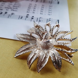 Vintage Brooch Sarah Coventry Demi-Flower Pin Goldtone ca 1960s