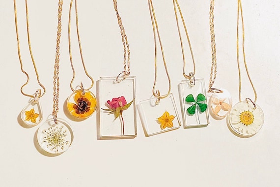 botanical specimen flower necklace! for one