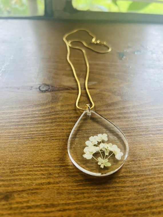 botanical specimen flower pendant! just one necklace