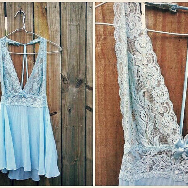 vintage baby blue, sheer and lace, mini pearls and bow, one piece lingerie, sleep gown. size medium.