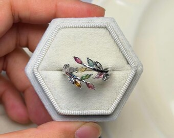 Anillo de hoja de turmalina / Piedra preciosa natural / Anillo ajustable chapado en plata / Anillo con parte superior abierta