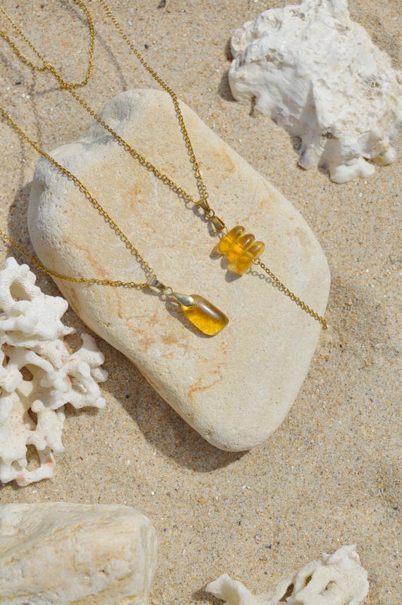 Collar Dorado de Vidrio Fundido Minimalista, Collar de Cristal para verano, Acero Inoxidable, Colgante artesanal único, Regalo para Mujer.