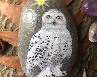 Shamanic healing stone: snowy owl, power animal, shamanism, shaman, animism, spirit animal, spiritual, tool, healing, ceremony, totem