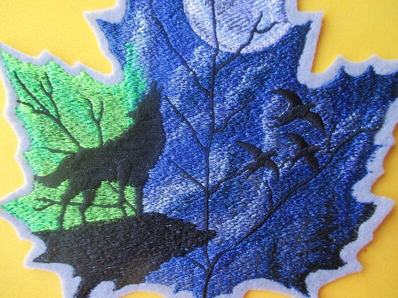 Wolf Moon Embroidered Patch – Iron-On Applique, Nature Wildlife Souvenir