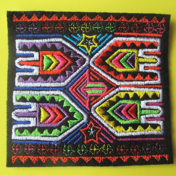 Embroidered Mola Panamanian Art Applique Patch, Guna People, Replica, Panama, Kuna People, Design in Bright Native Colors, Island People