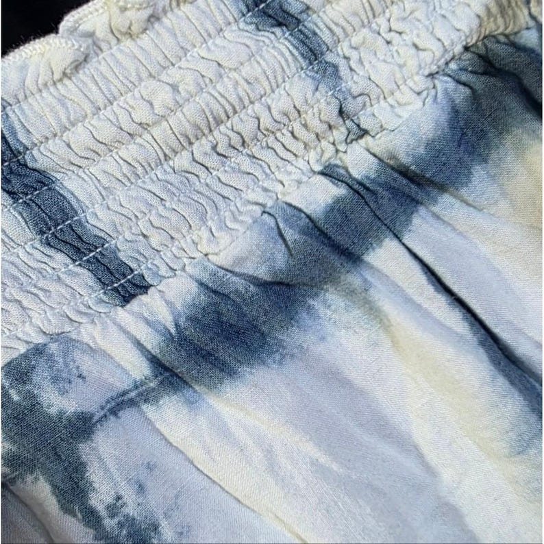 Falda Pilcro Anthropologie azul tie-dye estilo boho con fruncido y borlas, talla XL imagen 4