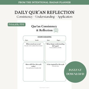Op de afbeelding: Een afdrukbare PDF-plannerpagina met de tekst "Daily Qur'an Reflection" en "Qur'an Consistency & Reflection". De pagina bevat secties voor dagelijkse lezingen, reflecties en een oproep tot actie. Een groene cirkel met "Instant Download" staat rechtsonder.