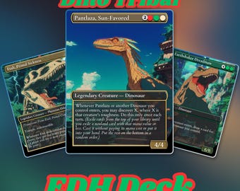 Puede incluir: Tres cartas de Magic: The Gathering con ilustraciones de dinosaurios. La carta central muestra un dinosaurio con el texto "Pantlaza, Sun-Favored". El texto superior dice "Dino Tribal", y el texto inferior dice "EDH Deck".