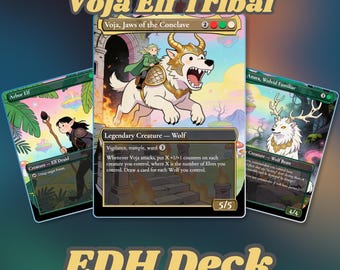 Puede incluir: Tres cartas coleccionables de Magic: The Gathering tituladas Voja Elf Tribal EDH Deck. La carta central es Voja, Jaws of the Conclave, con un lobo blanco con armadura dorada y un elfo jinete. La carta izquierda es Arbor Elf y la derecha es Anara, Wolvid Familiar.