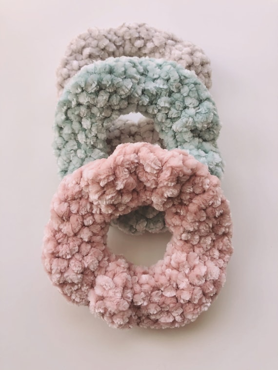 Best Yarn and Tools for Crocheters - Noelebelle Crochet