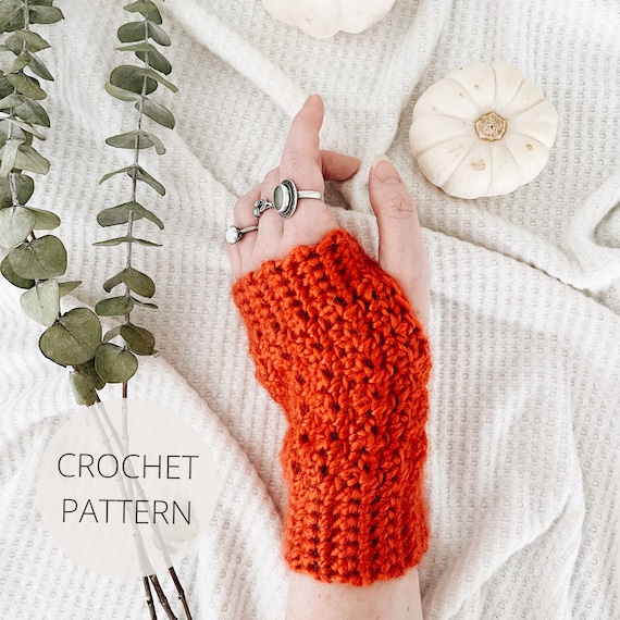 Crochet Pattern - Cozy Fingerless Gloves - Easy, Beginner Crochet Tutorial - Warm Winterwear - PDF Instant Download - Noelebelle DIY