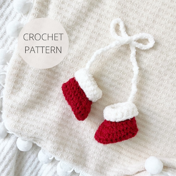 Crochet Pattern - Baby Booties Ornament - Baby's 1st Christmas Holiday Gift - Easy, Beginner Pattern - PDF Instant Download - Noelebelle DIY